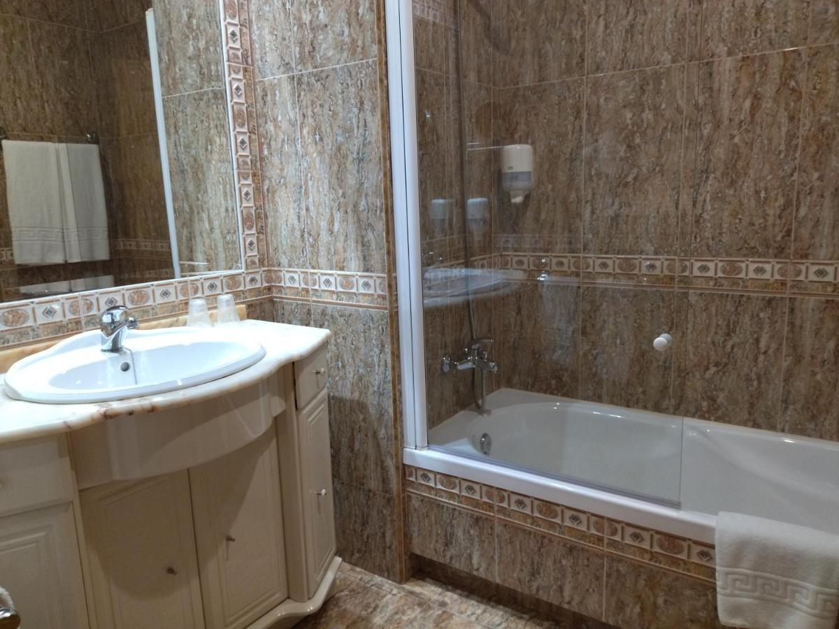 Hotel Playa Compostela Vilagarcia de Arousa Bagian luar foto
