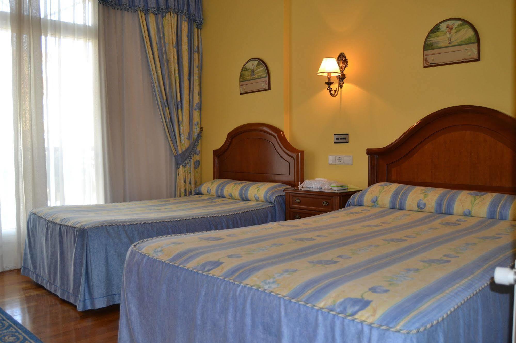Hotel Playa Compostela Vilagarcia de Arousa Bagian luar foto